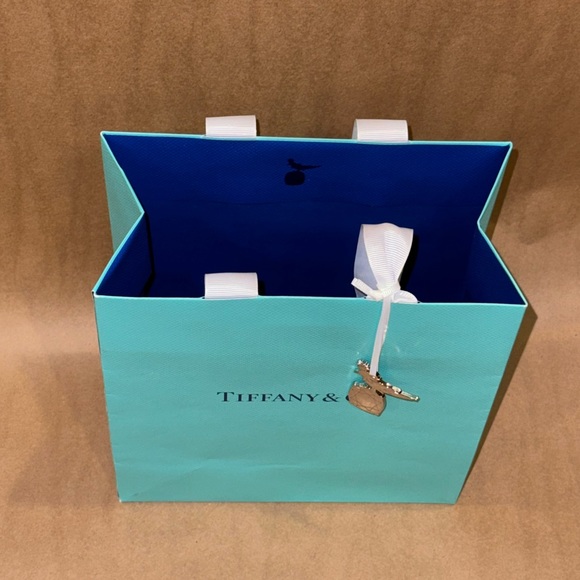 New TIFFANY&Co. Jean Schlumberger Bird-on-a-Rock charm +giftbag, Japan exclusive - Picture 7 of 11